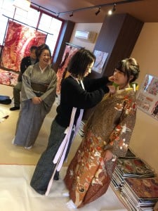 ヘアメイク体験会　振袖着付け　コーディネート　ママ振り